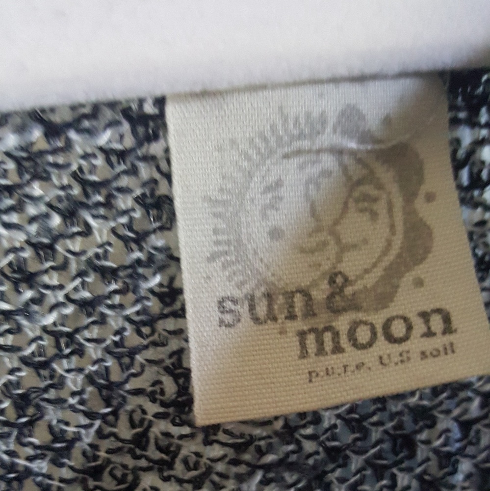 Flowy Grey Tunic - image 4